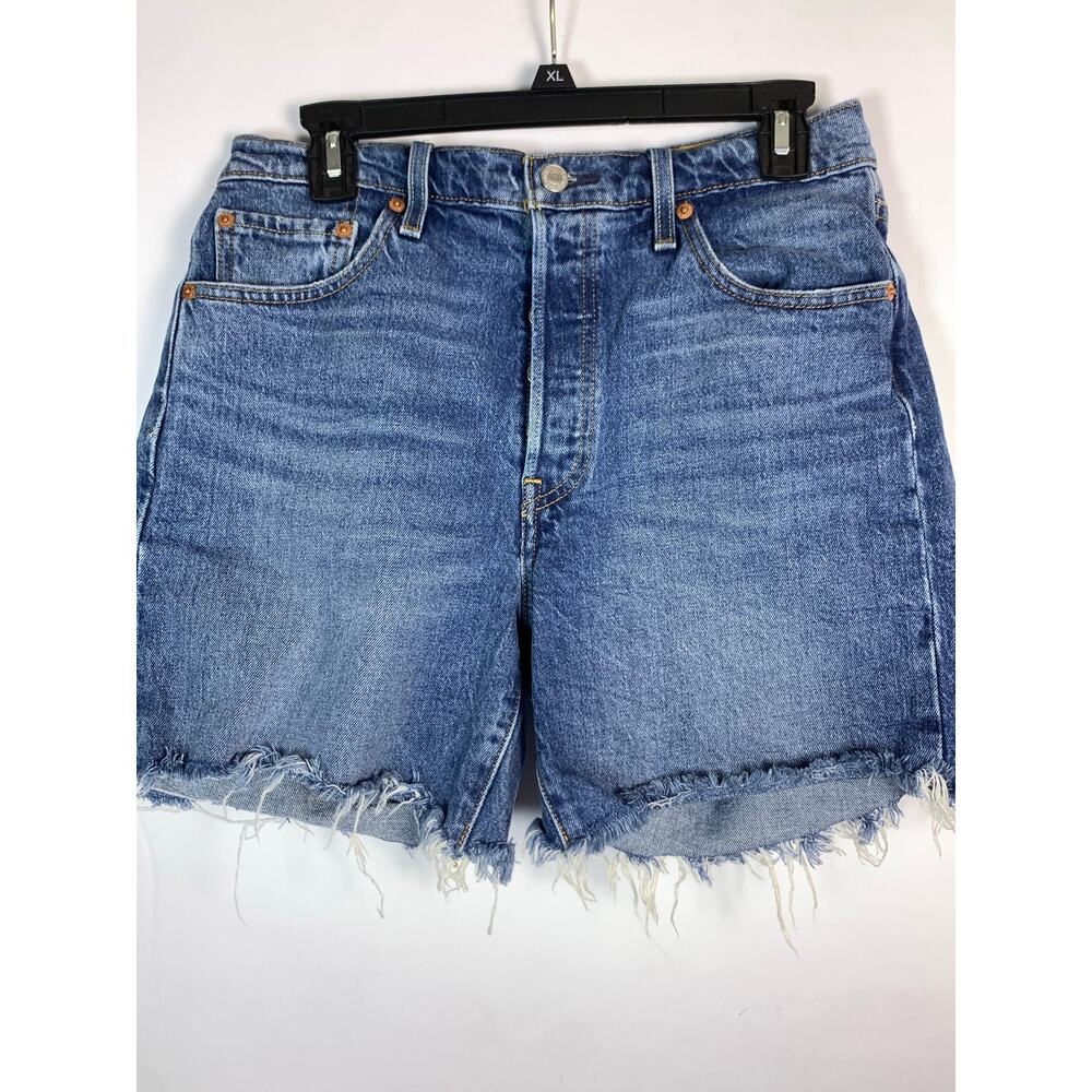 Levi’s 501 Women’s Shorts W29 Blue Denim Mid Thigh Button Fly Raw Frayed Hem - Picture 2 of 15
